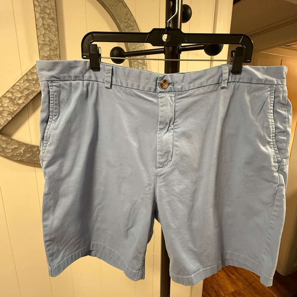 Men’s Vineyard Vines Shorts - 42